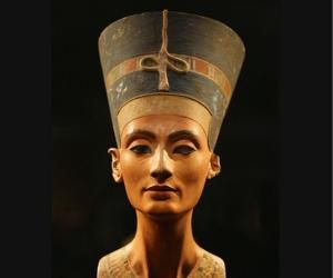 Biographie de Néfertiti