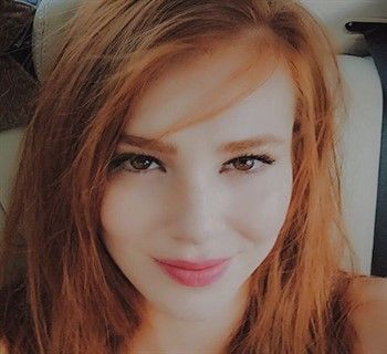 Chi è Elcin Sangu: Biografia, Età e Curiosità attrice Dafne Kiralik Ask