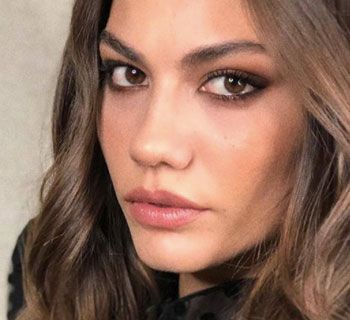 Demet Ozdemir: Età, Fidanzato, Instagram, Attrice Sanem